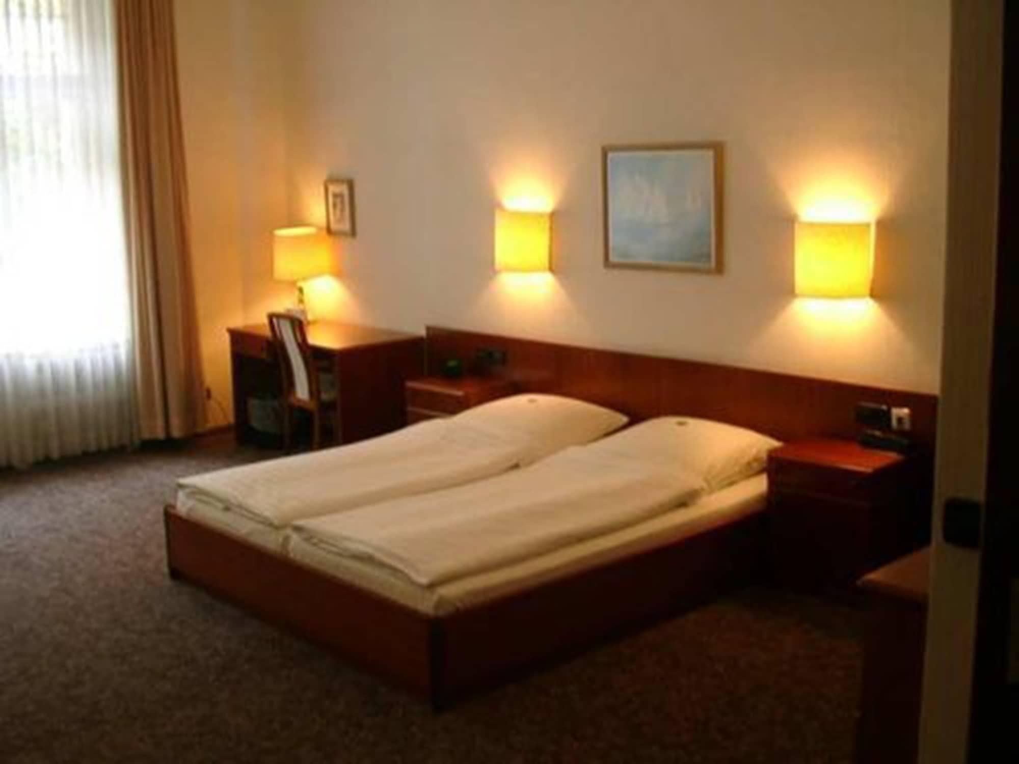 Kurfuerst Am Kurfuerstendamm Berlin Exteriör bild