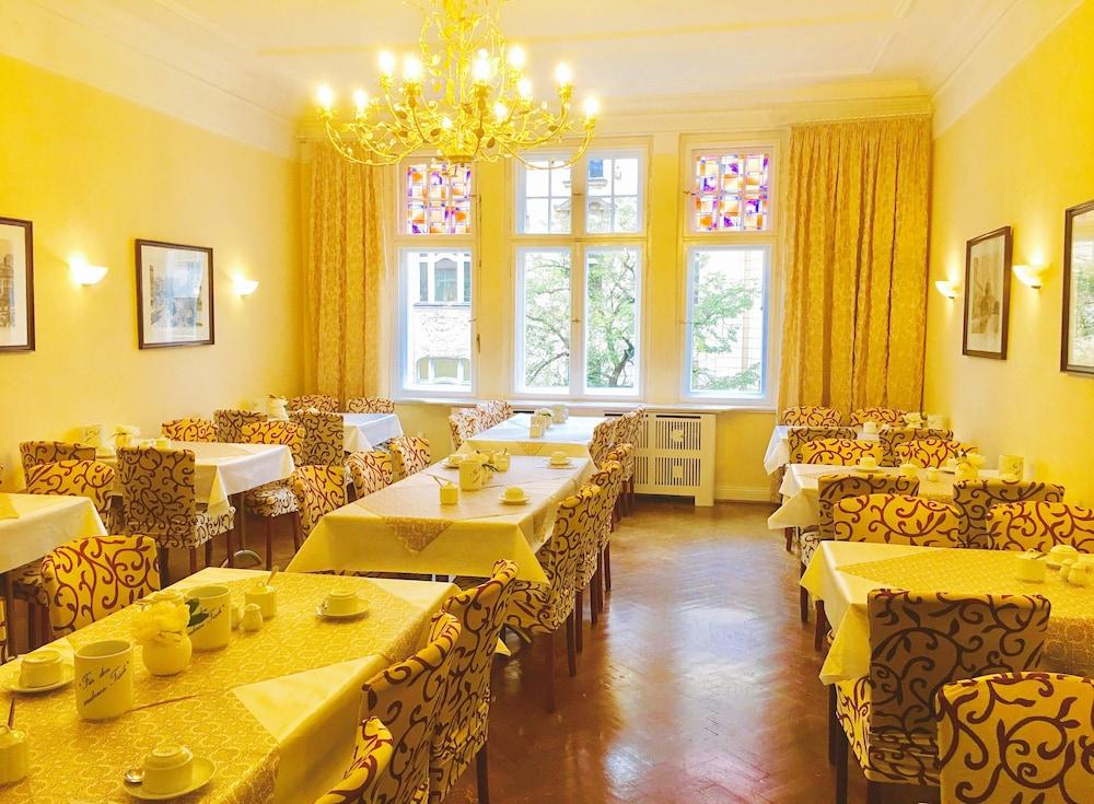 Kurfuerst Am Kurfuerstendamm Berlin Exteriör bild