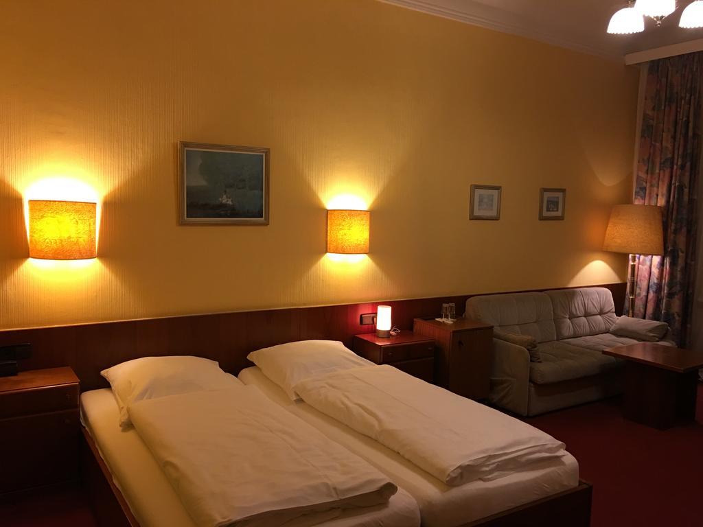 Kurfuerst Am Kurfuerstendamm Berlin Exteriör bild
