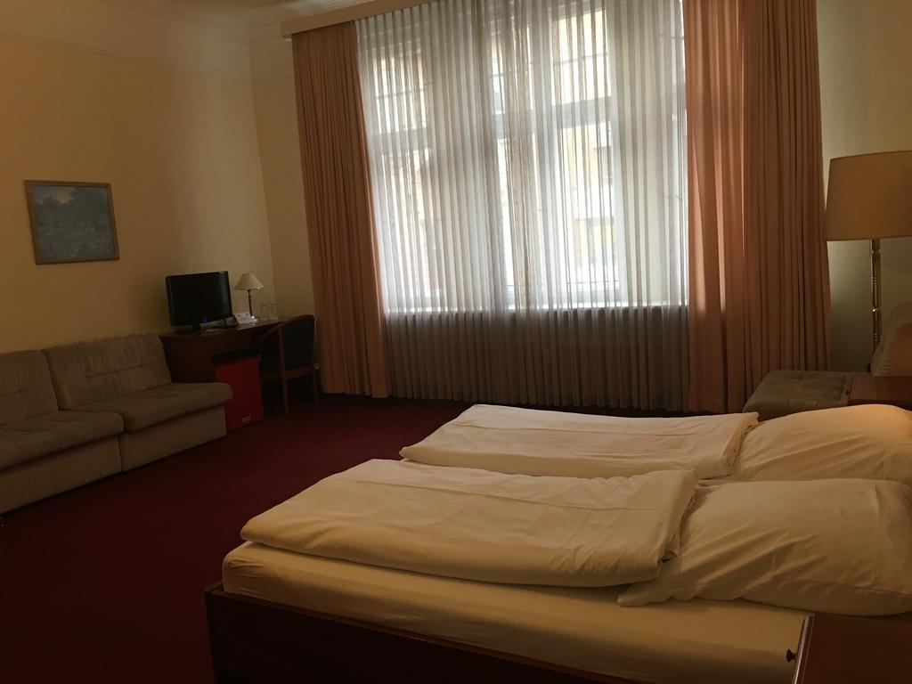 Kurfuerst Am Kurfuerstendamm Berlin Rum bild