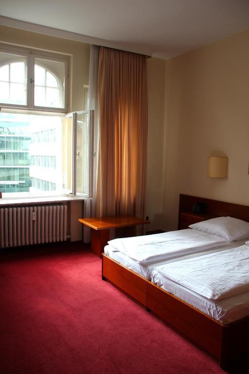Kurfuerst Am Kurfuerstendamm Berlin Rum bild
