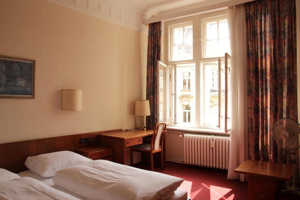 Kurfuerst Am Kurfuerstendamm Berlin Rum bild
